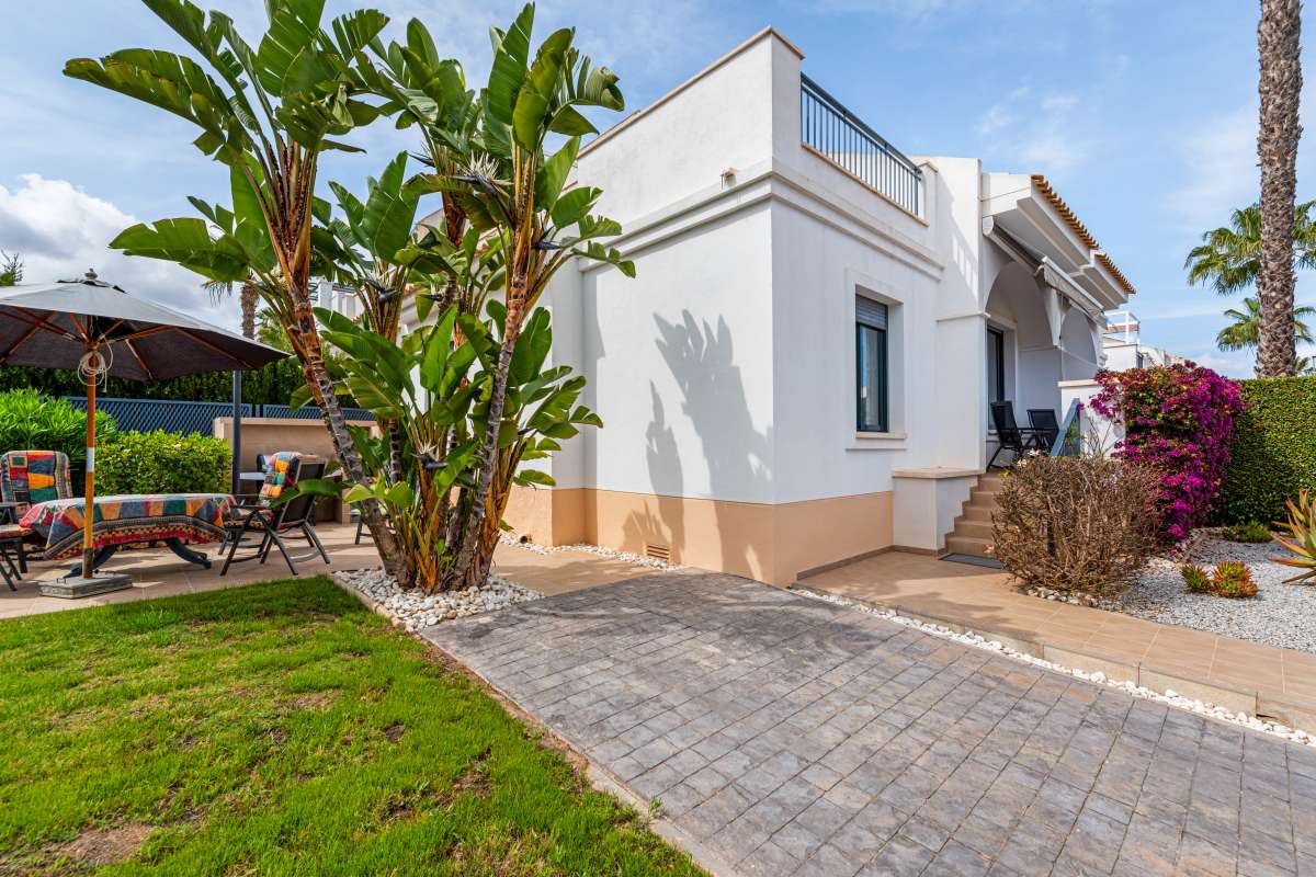 Villa zum verkauf in Lomas de Cabo Roig-Los Dolses (Orihuela)