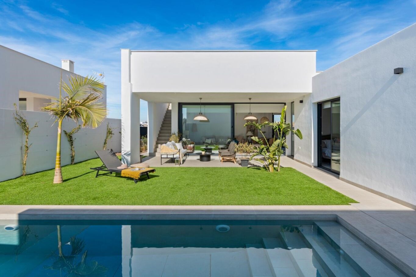 Villa for sale in Islas Menores-Mar de Cristal (Cartagena)