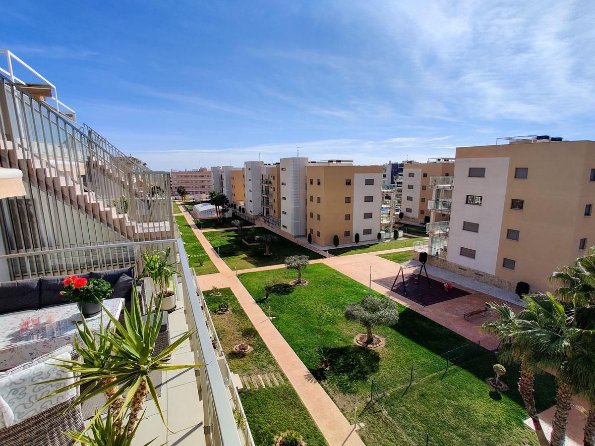 Penthouse for sale in Lomas de Cabo Roig-Los Dolses (Orihuela)