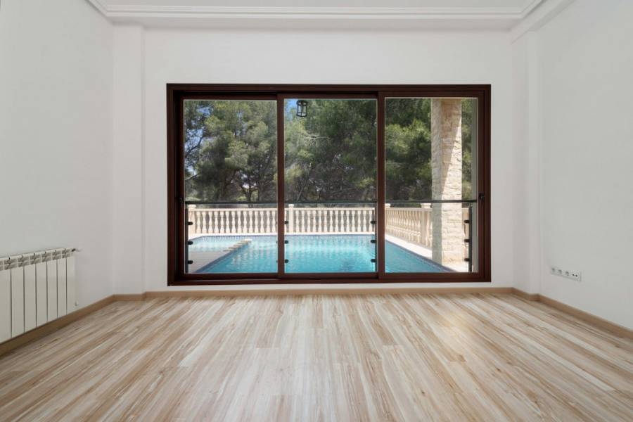 Luxury Villa “Cascades” with private pool, in Dehesa de Campoamor
